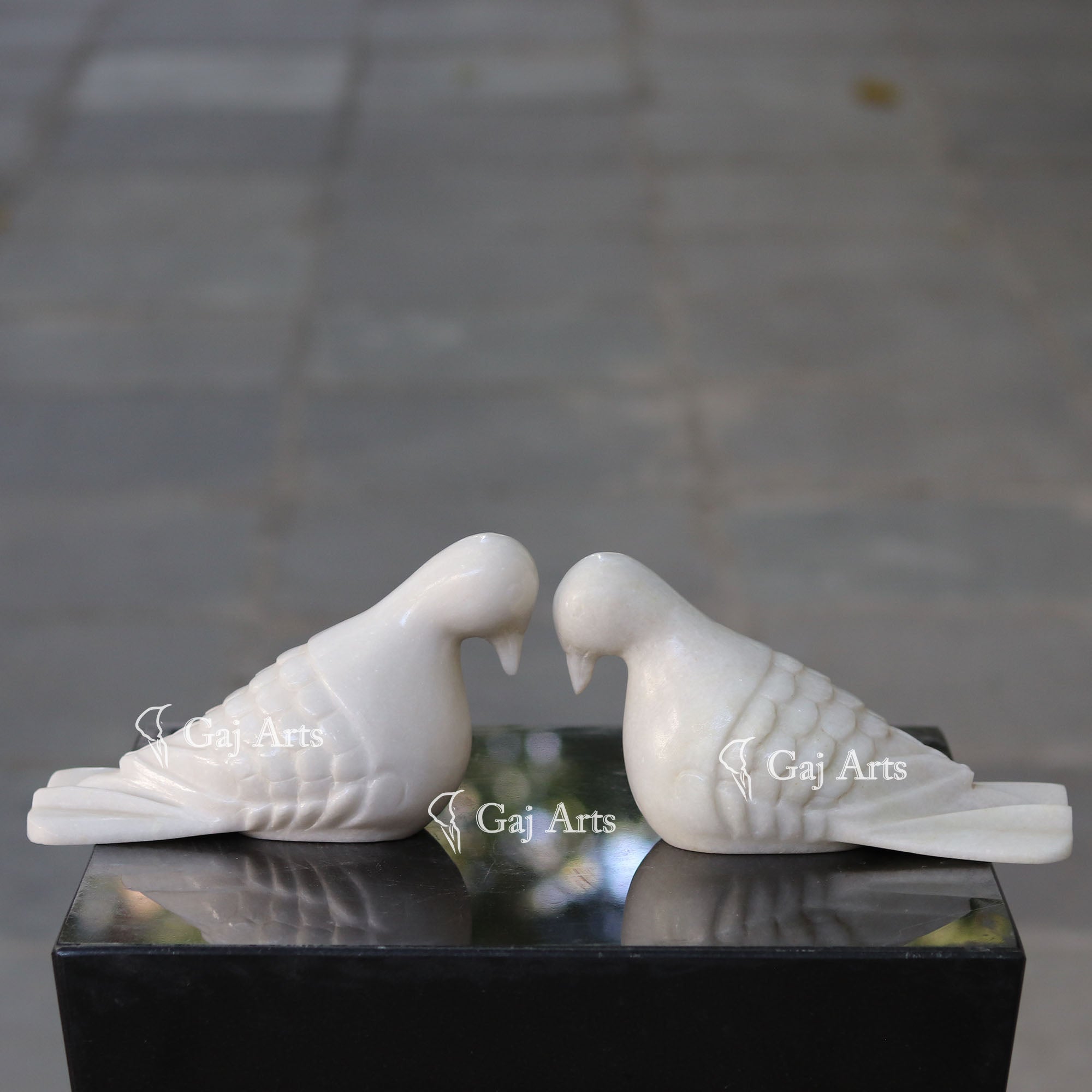 White Marble Pigeon Sculpture | 9 Inch
