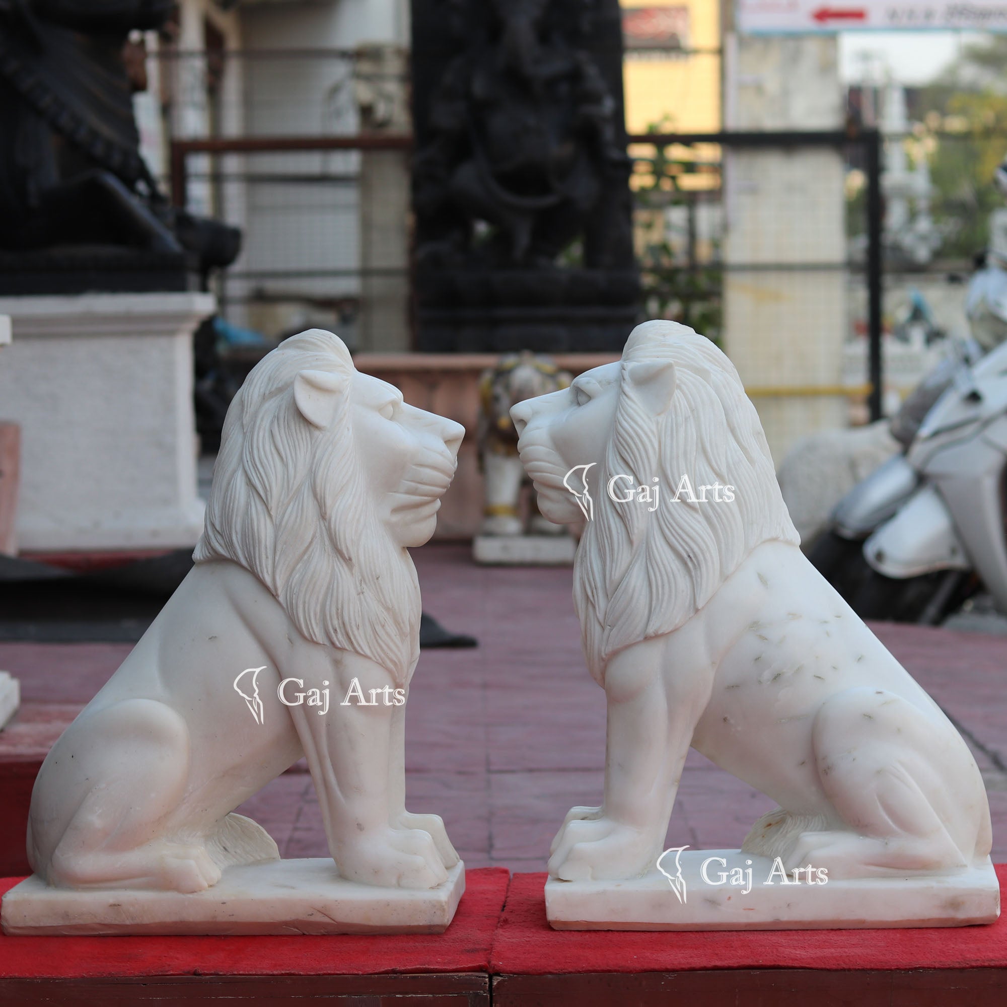 White Marble Lion Sculpture | 24 Inch