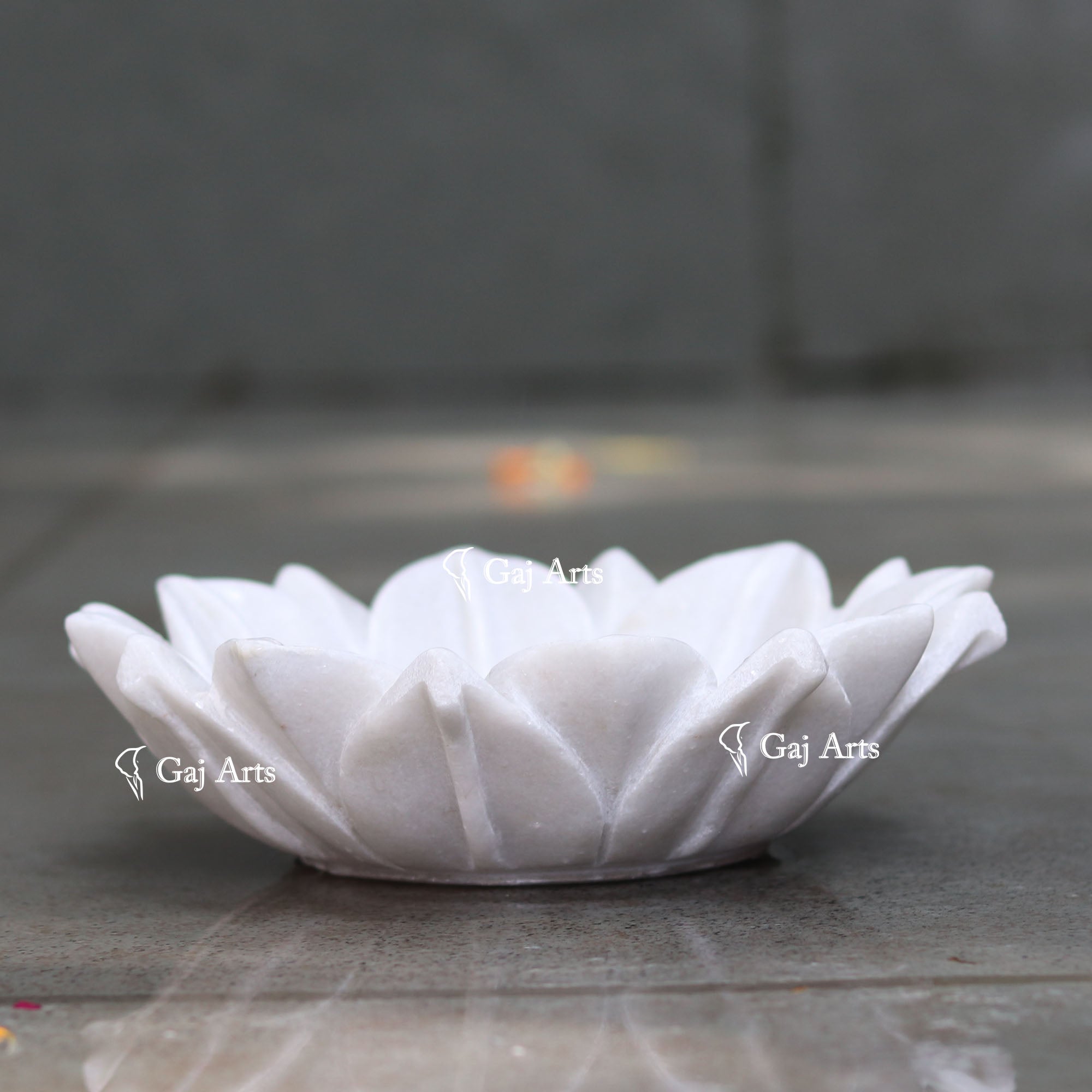 White Marble Graceful Flower Bowl | 9 Inch