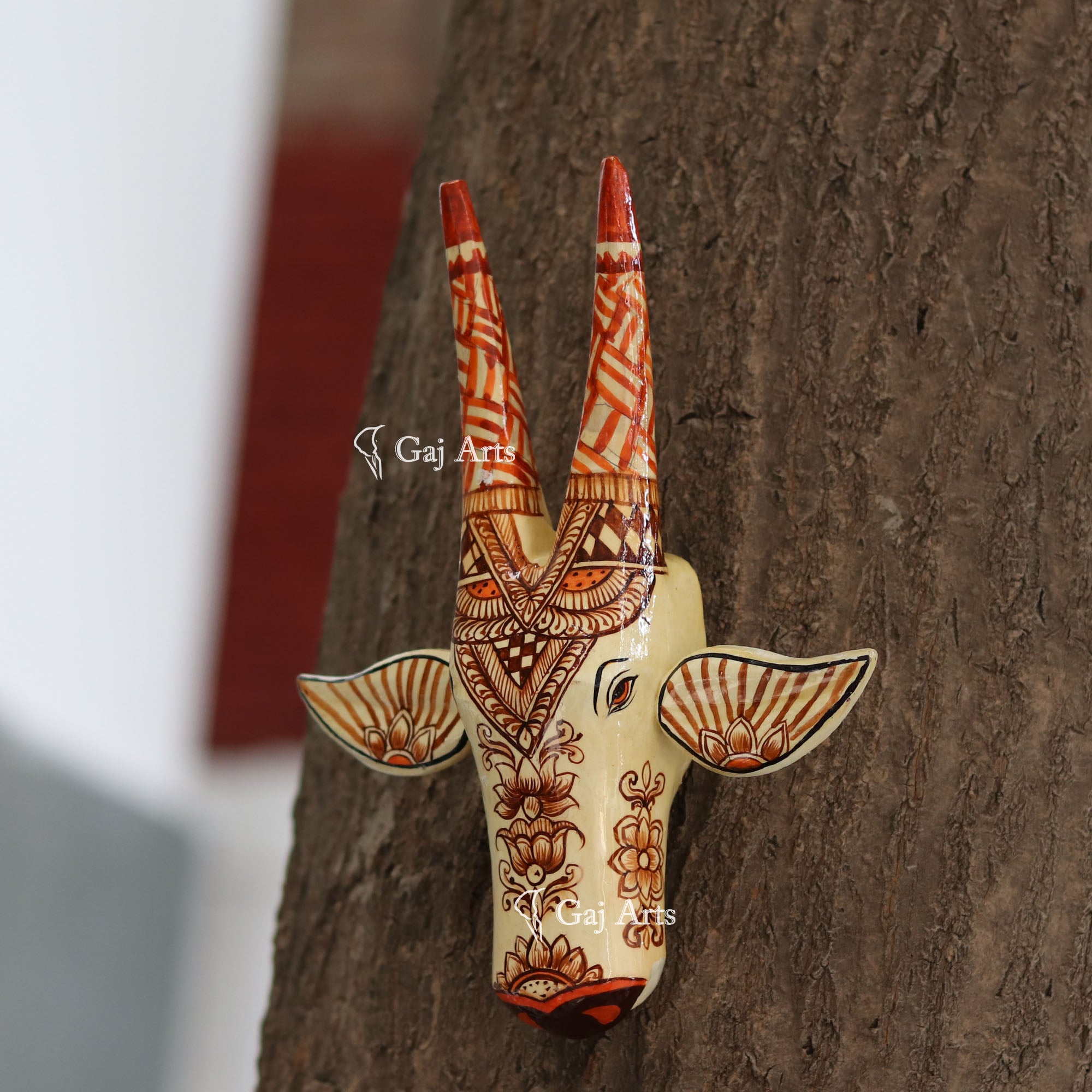 Wooden Nandi Face Sculpture | 8 Inch