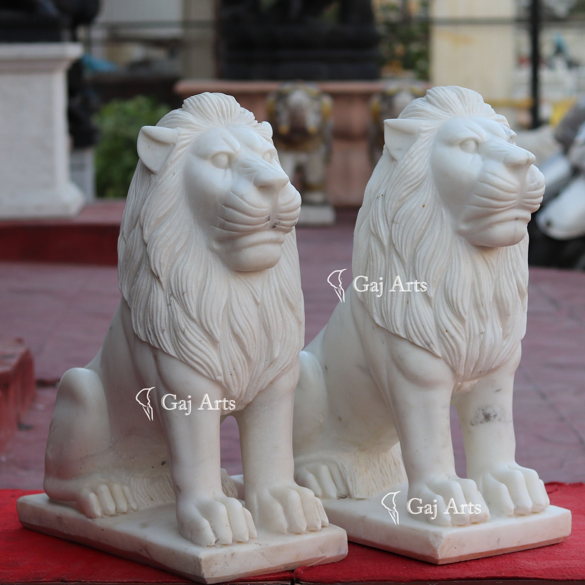White Marble Lion Sculpture | 24 Inch
