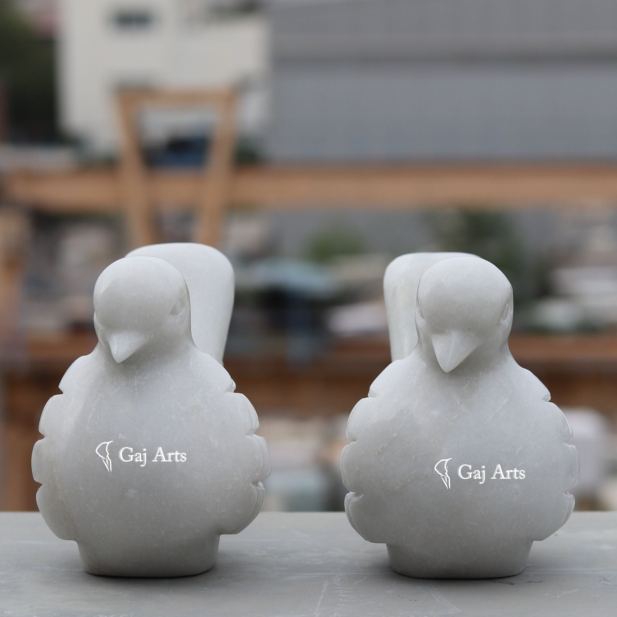 White Marble Pigeon Sculpture | 8 Inch