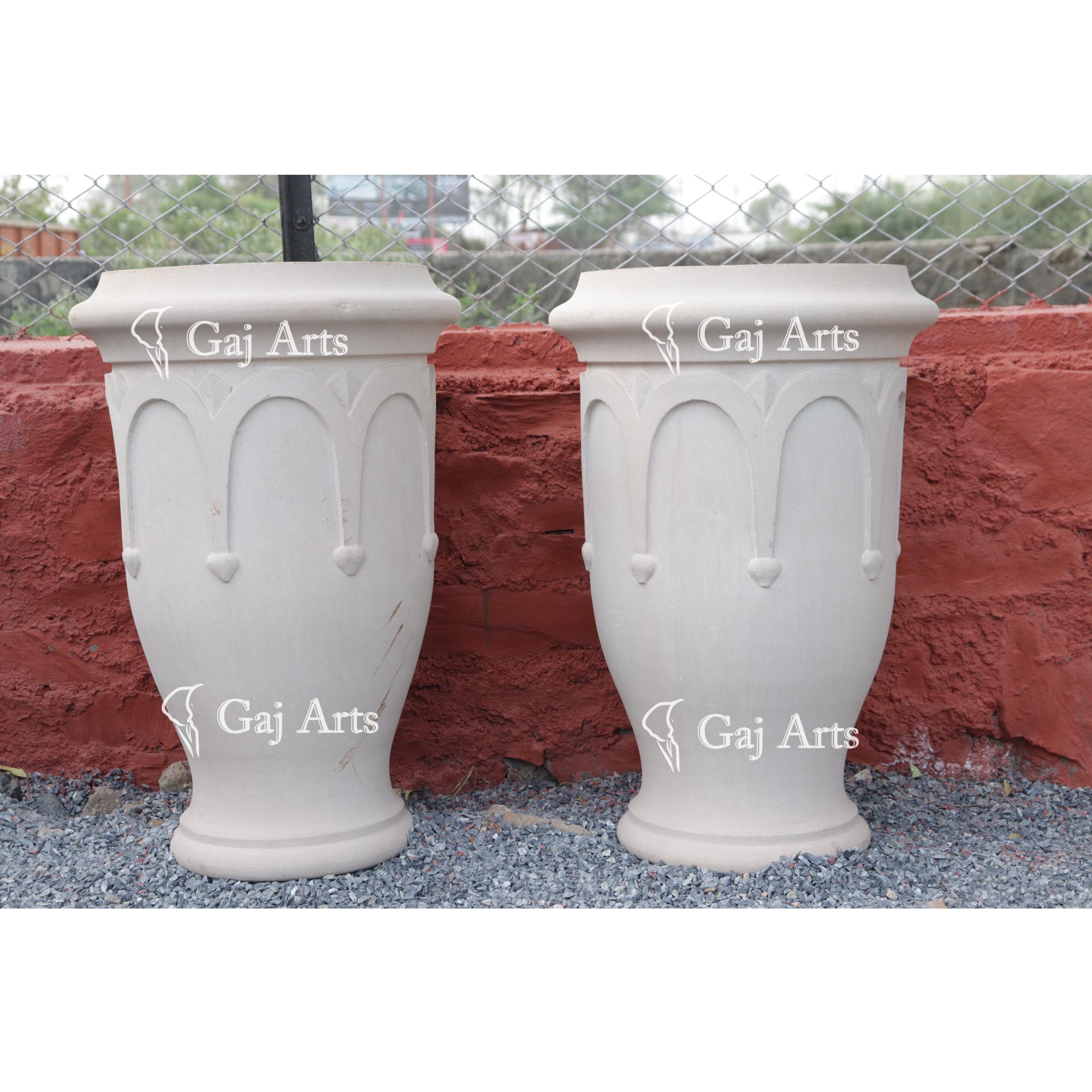 Elegant Sagar Black Sandstone Planter | 28 Inch