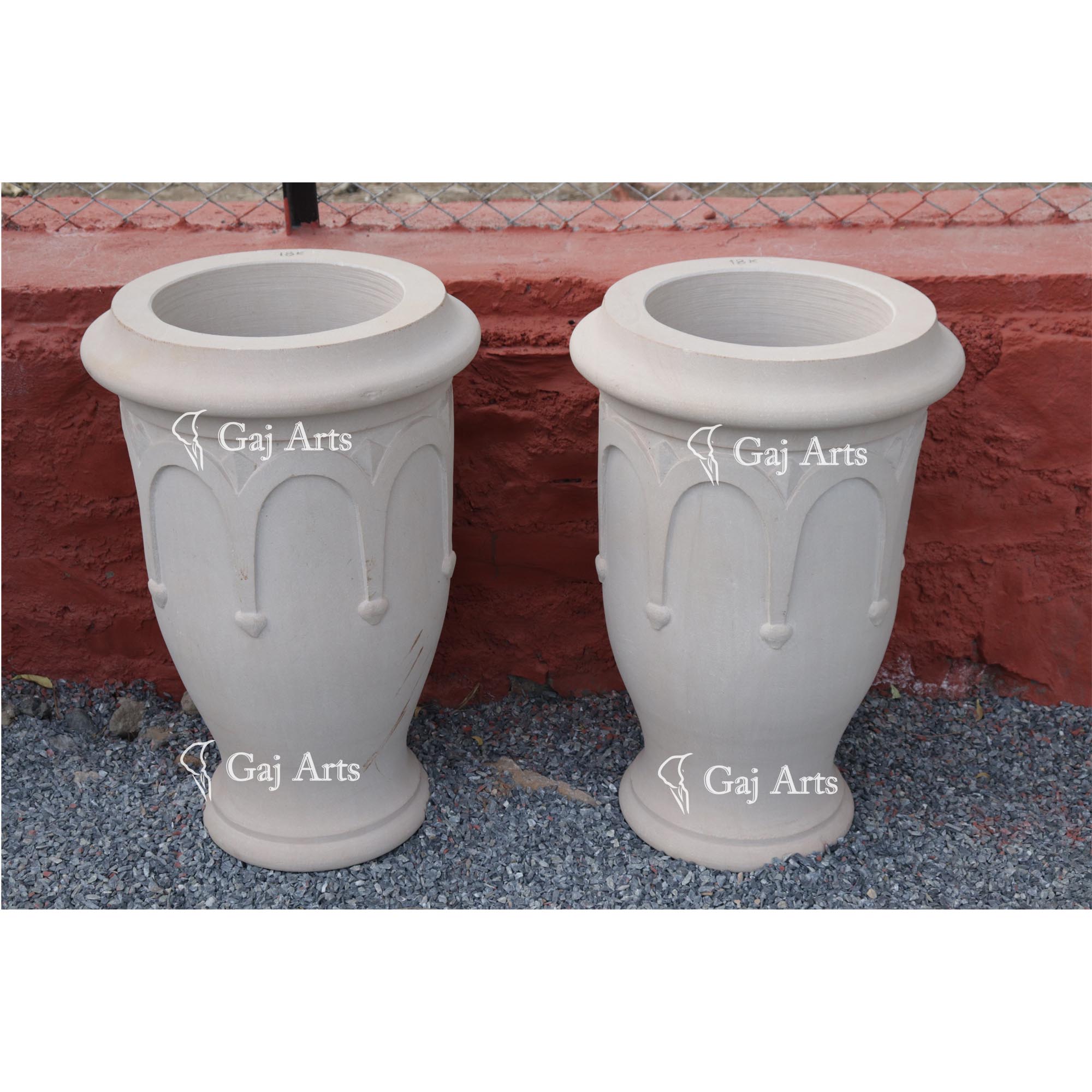 Elegant Sagar Black Sandstone Planter | 28 Inch